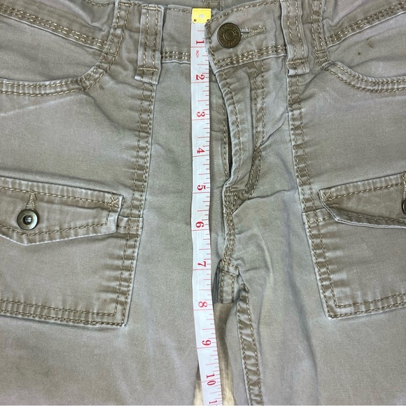 Levi's Women's Too Superlow Skinny Pants - Kaki - Picture 9 of 11